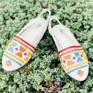 BASS Native American Tribal Leather Moccasins 8.5